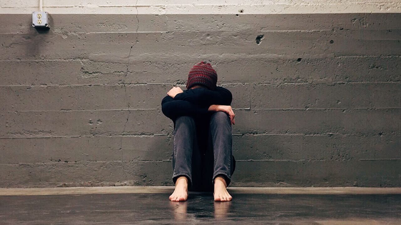 Recostado de la pared